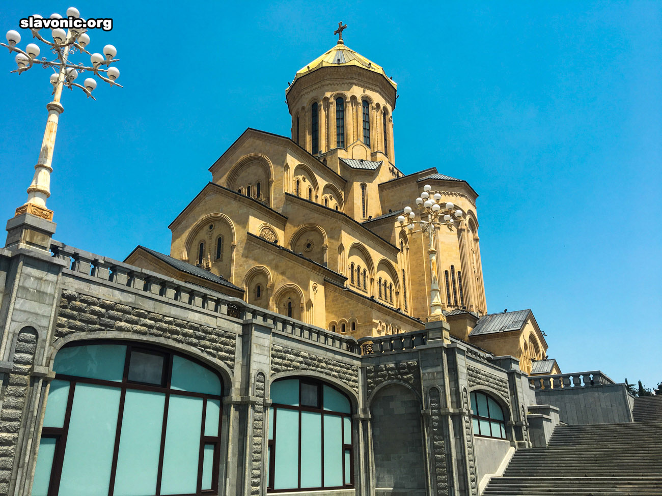Свято-Троицкий собор (Цминда Самеба) в Тбилиси