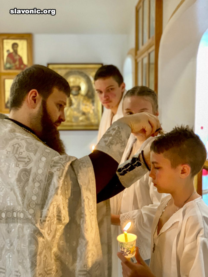 В русском монастыре Флориды Викарий Славянского Викариатства крестил семерых детей