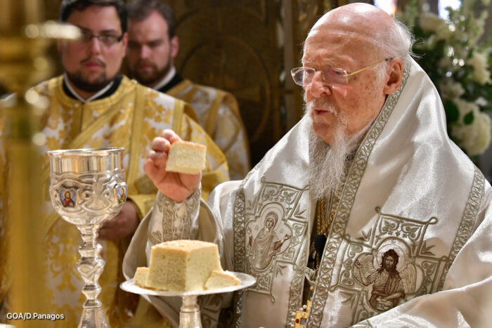 Патриарх Варфоломей совершил Божественную литургию в Троицком соборе Греческой Архиепископии в Нью-Йорке