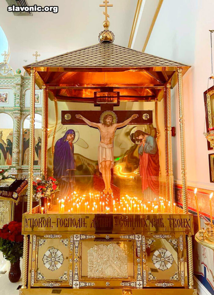 Святковими богослужіннями у головному храмі Слов'янського Вікаріатства зустріли Різдво Христове
