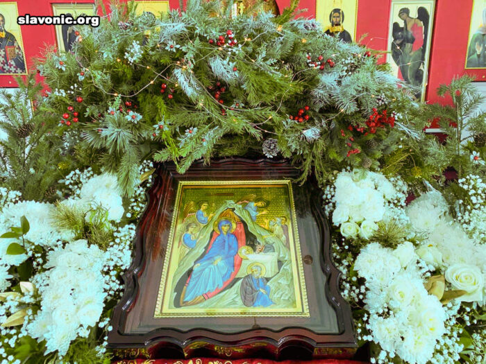В главном храме Славянского Викариатства молитвенно отметили Рождество Христово
