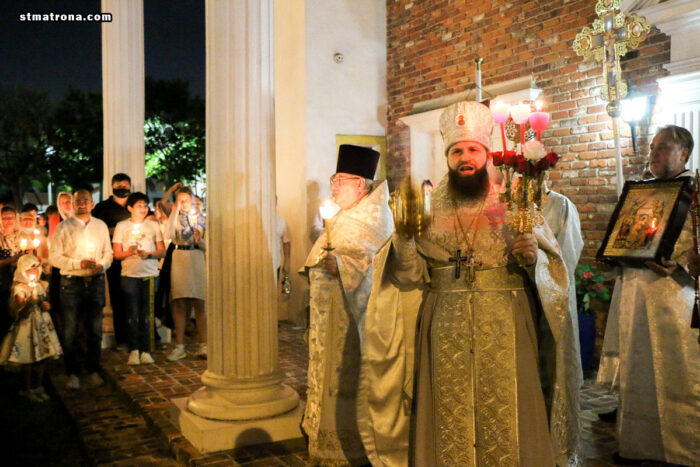На праздник Пасхи викарий возглавил праздничное богослужение в главном храме Славянского Викариатства