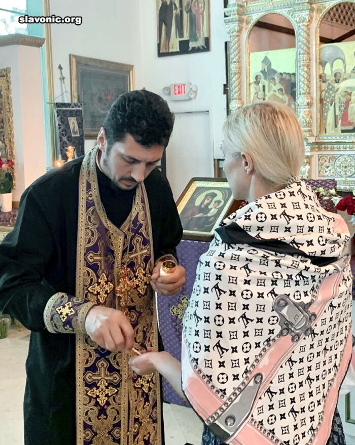 В Крестопоклонную неделю в соборе святой Матроны Московской в Майами совершили Таинство Соборования