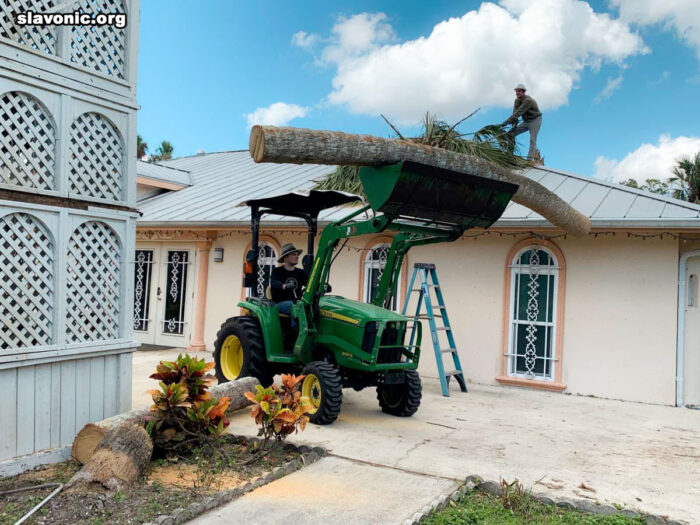 Православный монастырь Флориды чудом сохранился от урагана «Ян»