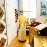 РЭД-БЭНК. В Свято-Николаевском храме совершено архиерейское богослужение в честь 75-летия основания прихода