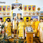 РЭД-БЭНК. В Свято-Николаевском храме совершено архиерейское богослужение в честь 75-летия основания прихода