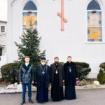 РЭД-БЭНК. В Свято-Николаевском храме совершено архиерейское богослужение в честь 75-летия основания прихода