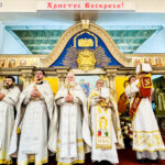 Тысячи людей посетили Бруклинский собор на Пасху