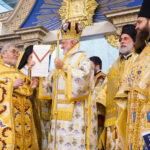 Архиепископ Елпидофор возглавил Божественную литургию в Бруклинском соборе по случаю 70-летия настоятеля протопресвитера Александра Беля