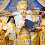Архиепископ Елпидофор возглавил Божественную литургию в Бруклинском соборе по случаю 70-летия настоятеля протопресвитера Александра Беля